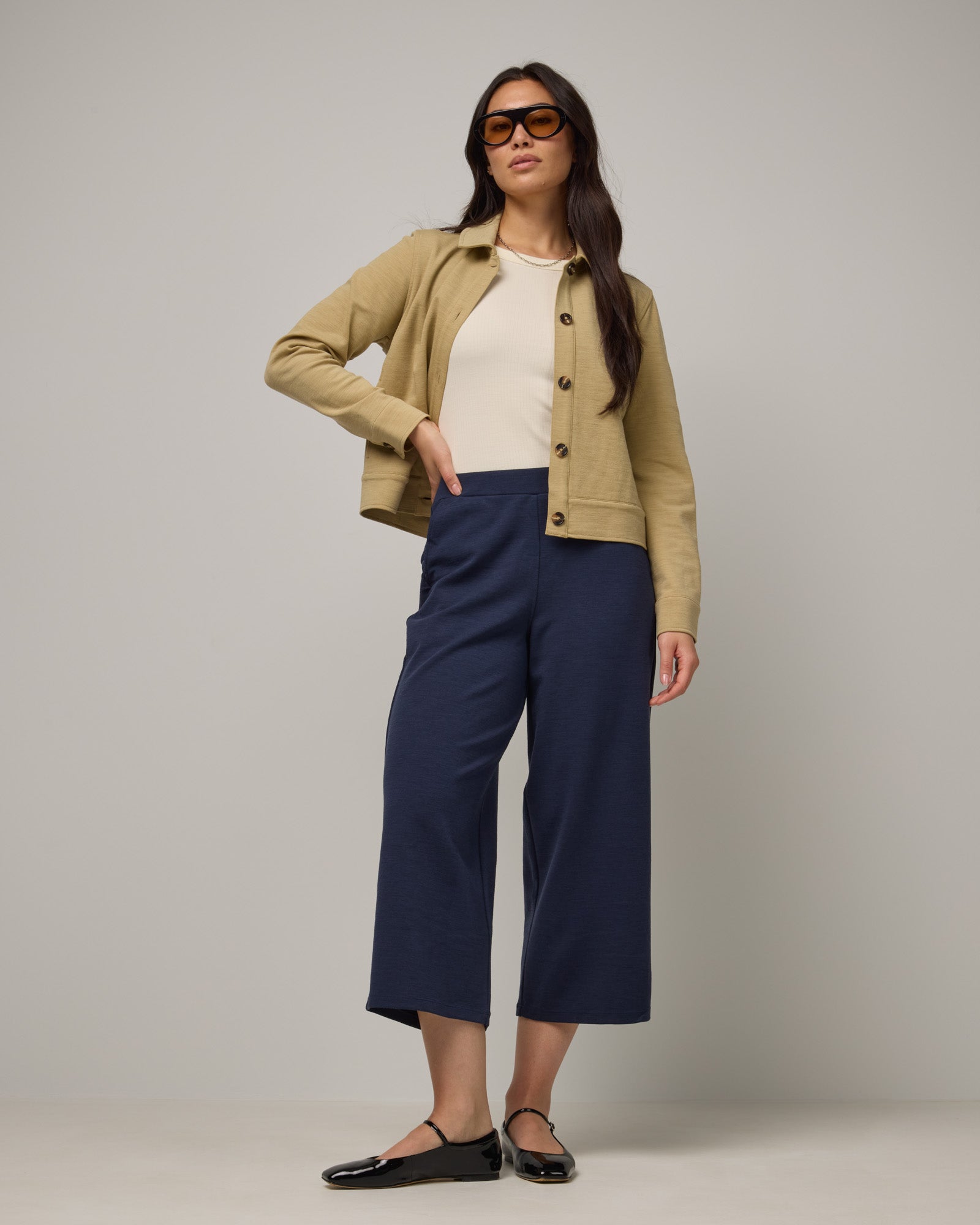 model-spec:Maile is 175cm wearing a size M Regular