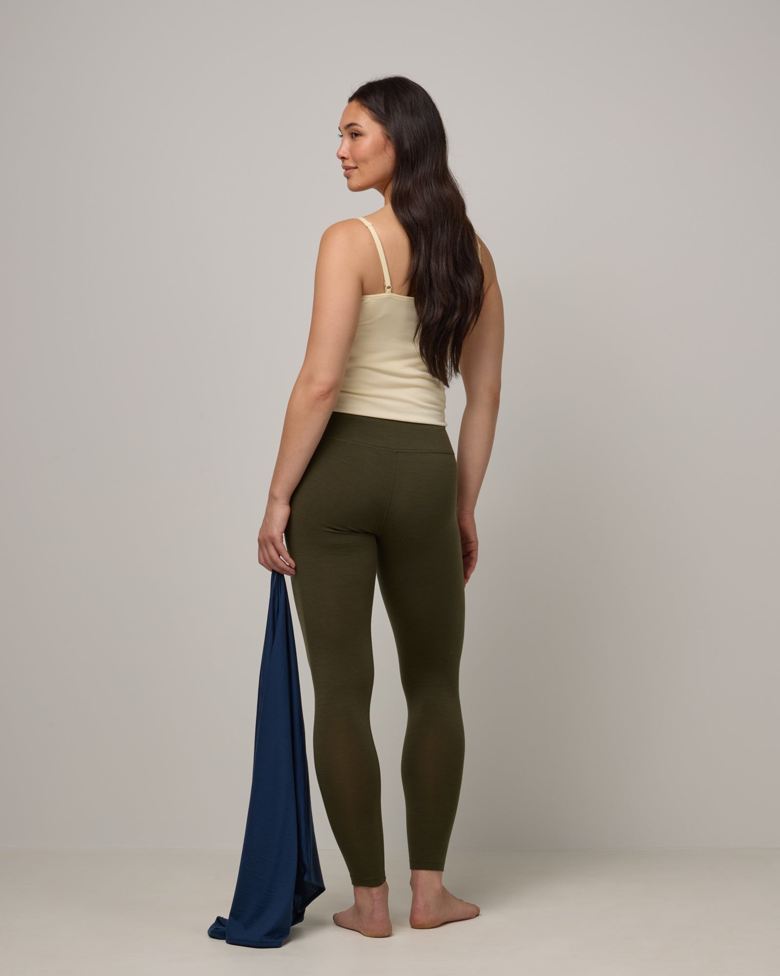 model-spec:Maile is is 175cm, wearing a size M
