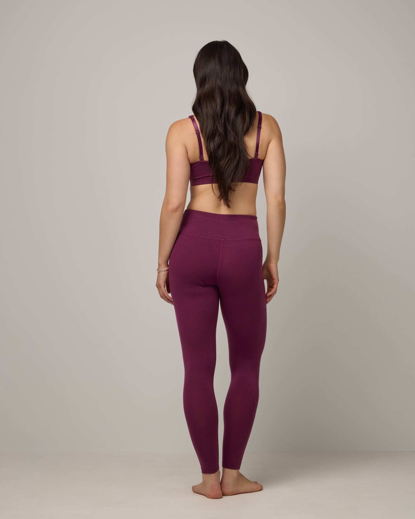 model-spec:Maile is is 175cm, wearing a size M