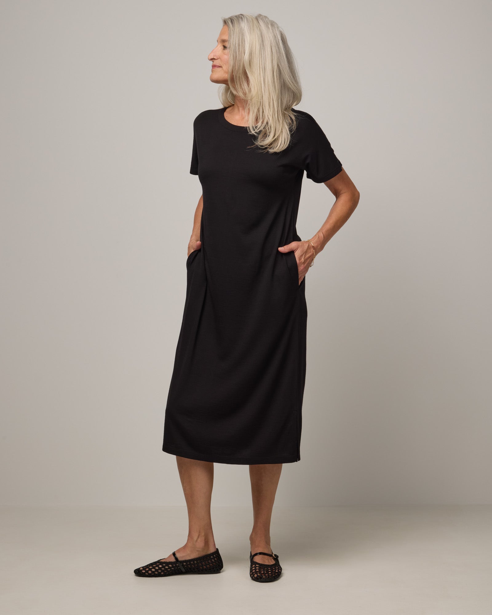 model-spec:Catherine is is 173cm, wearing a size S