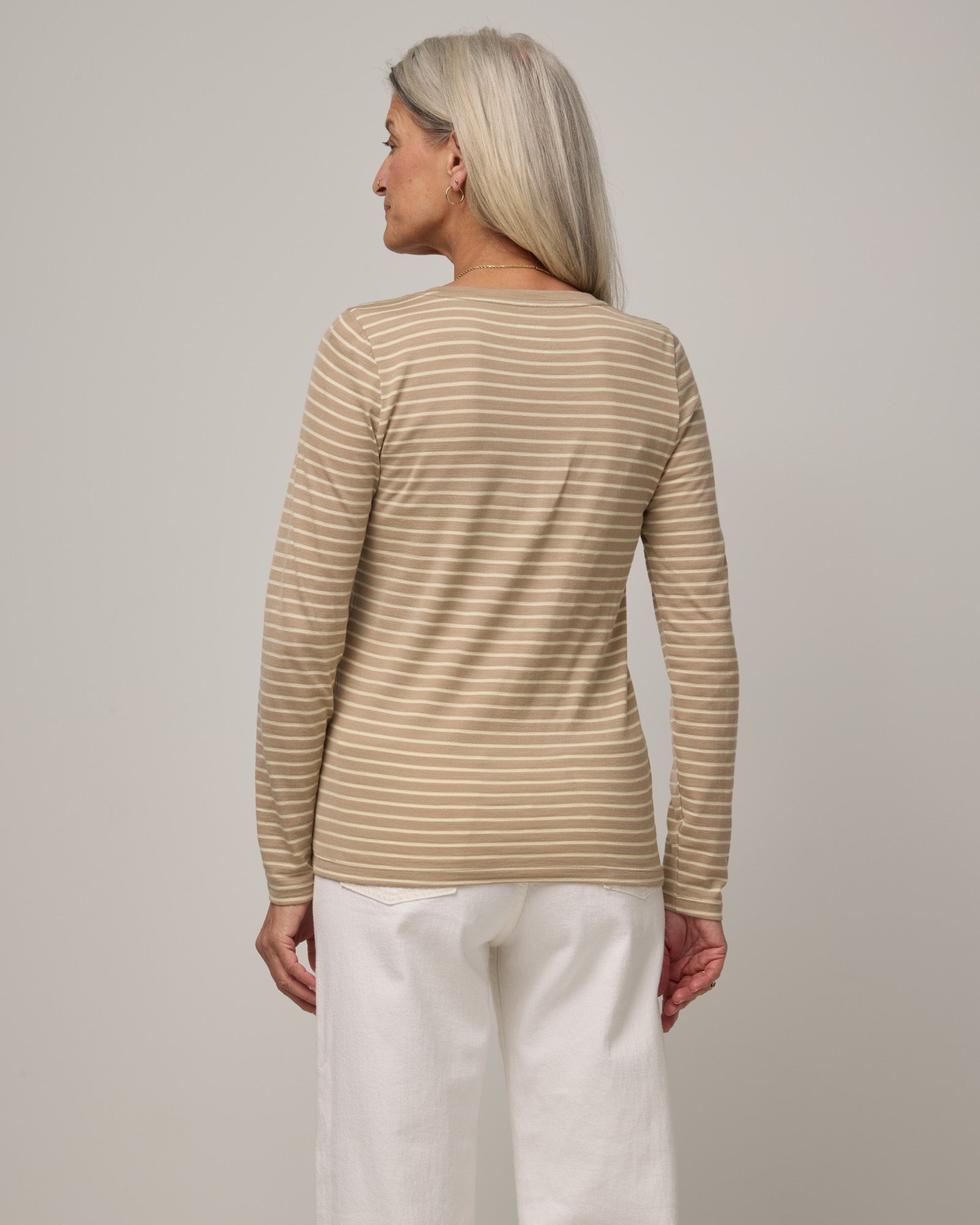 model-spec:Catherine is is 173cm, wearing a size S