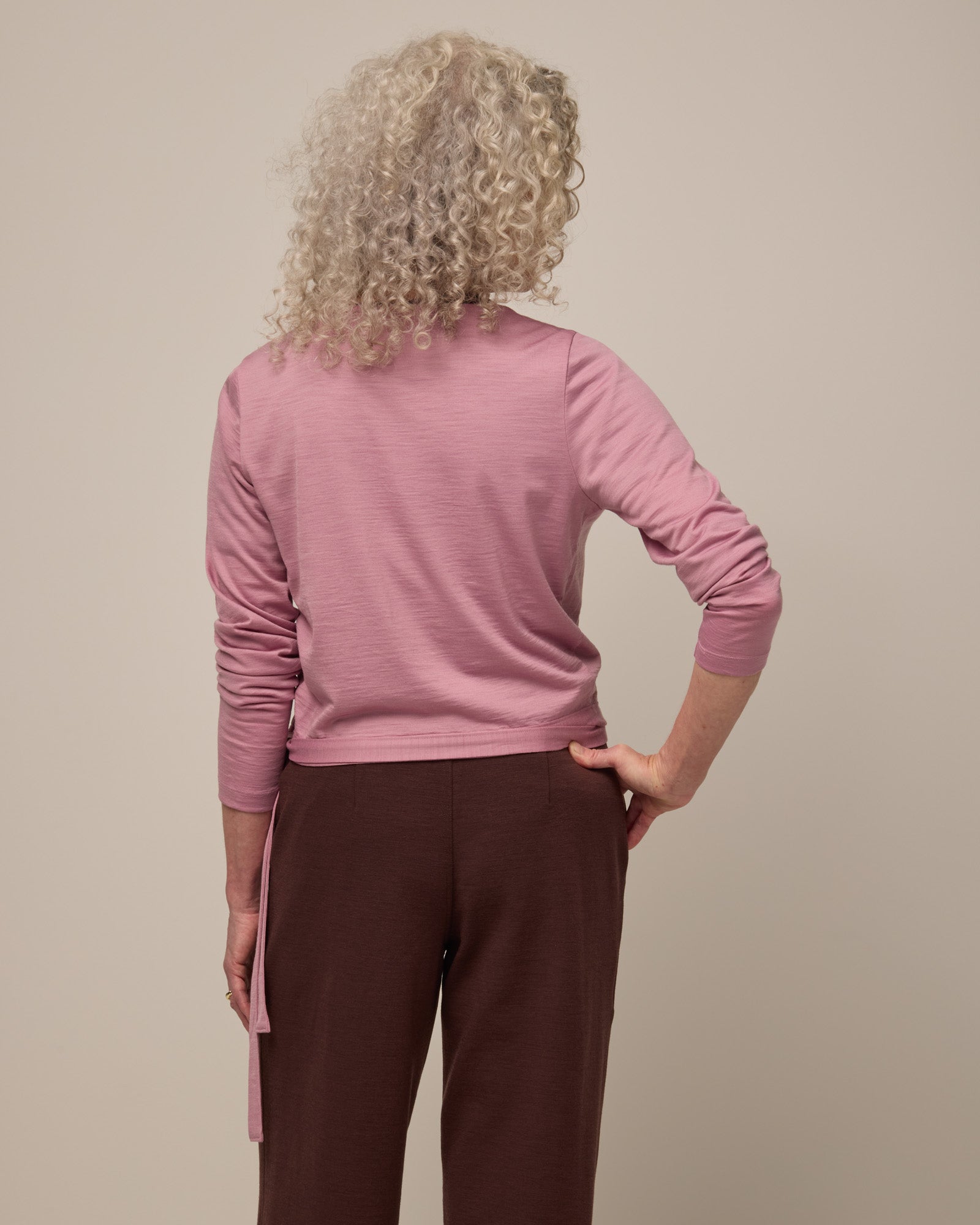 model-spec:Shannon is 168cm, wearing a size S