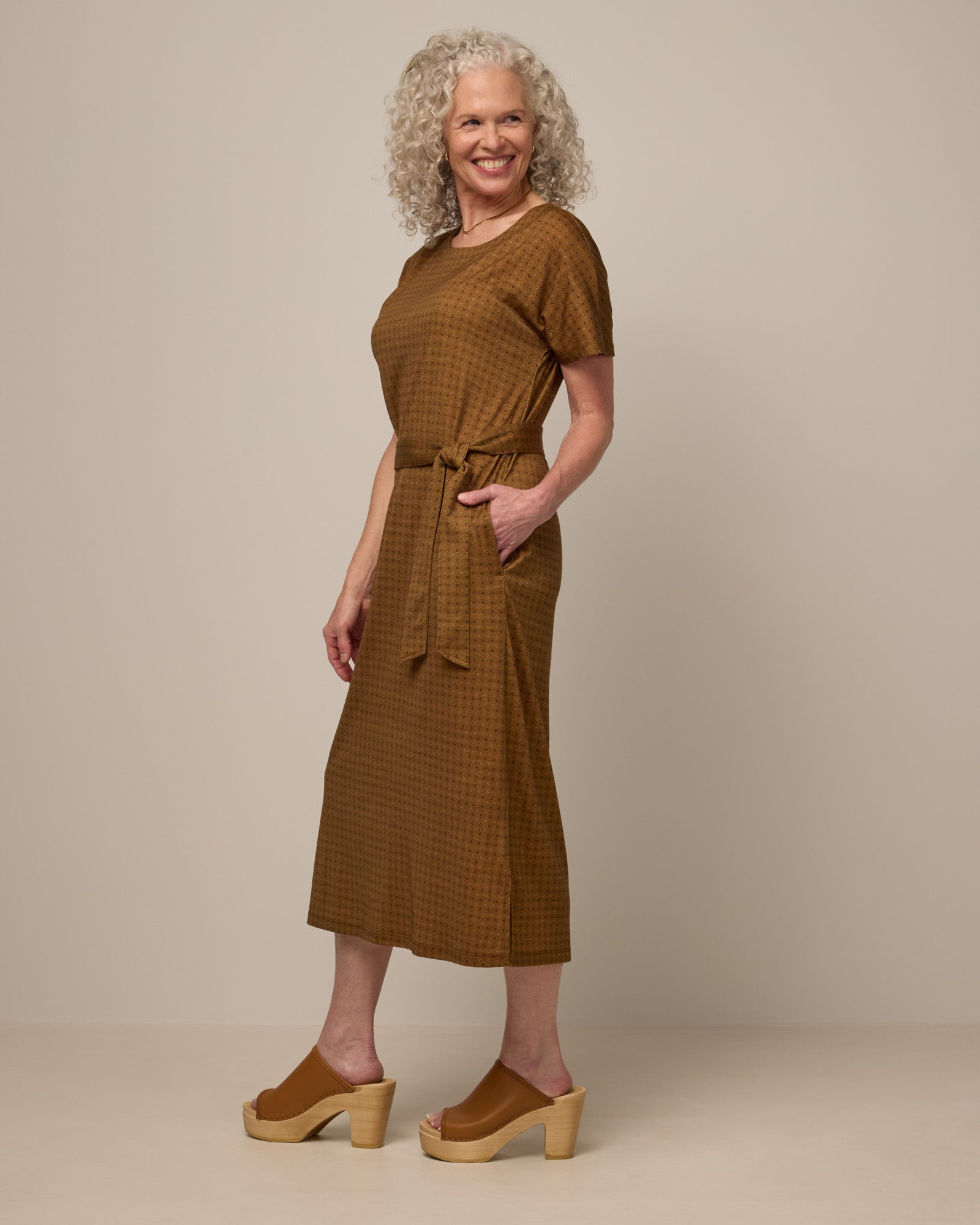 model-spec:Shannon is 168cm, wearing a size S