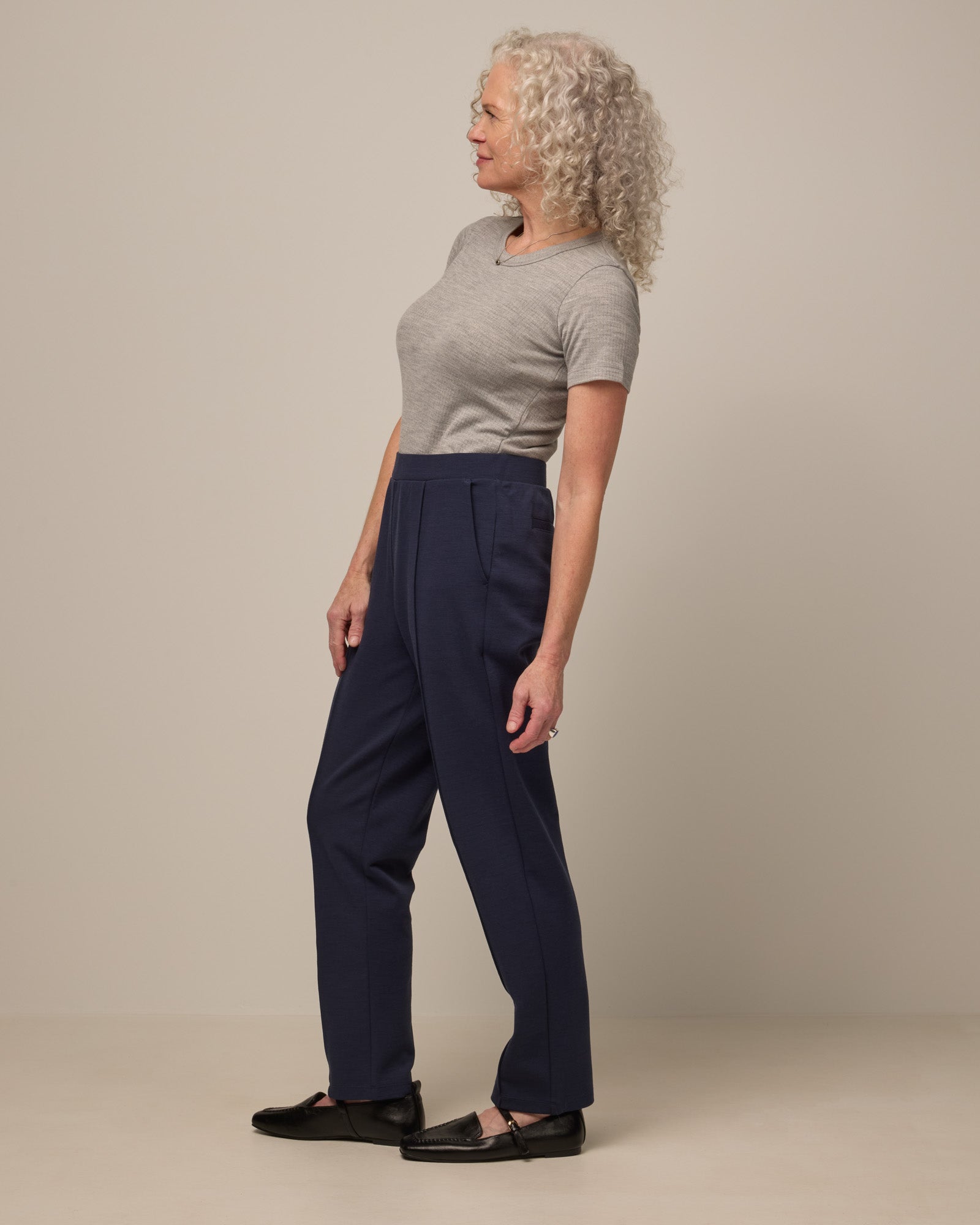 model-spec:Shannon is 168cm, wearing a size S Regular
