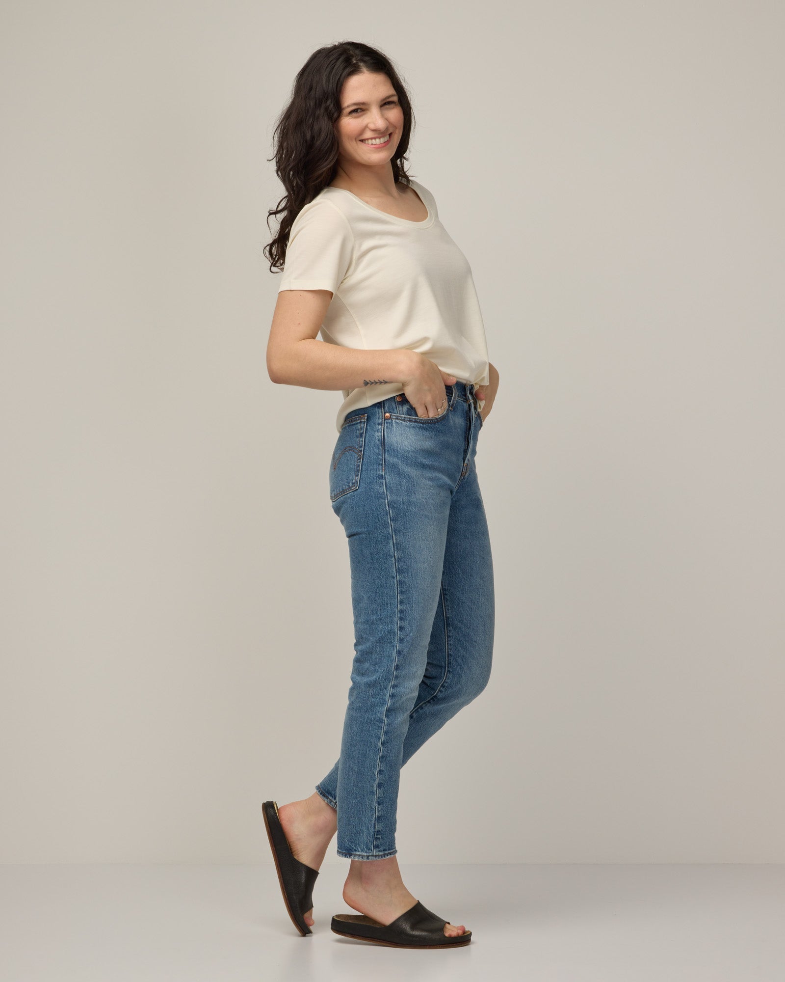 model-spec:Elana is 168cm, wearing a size M