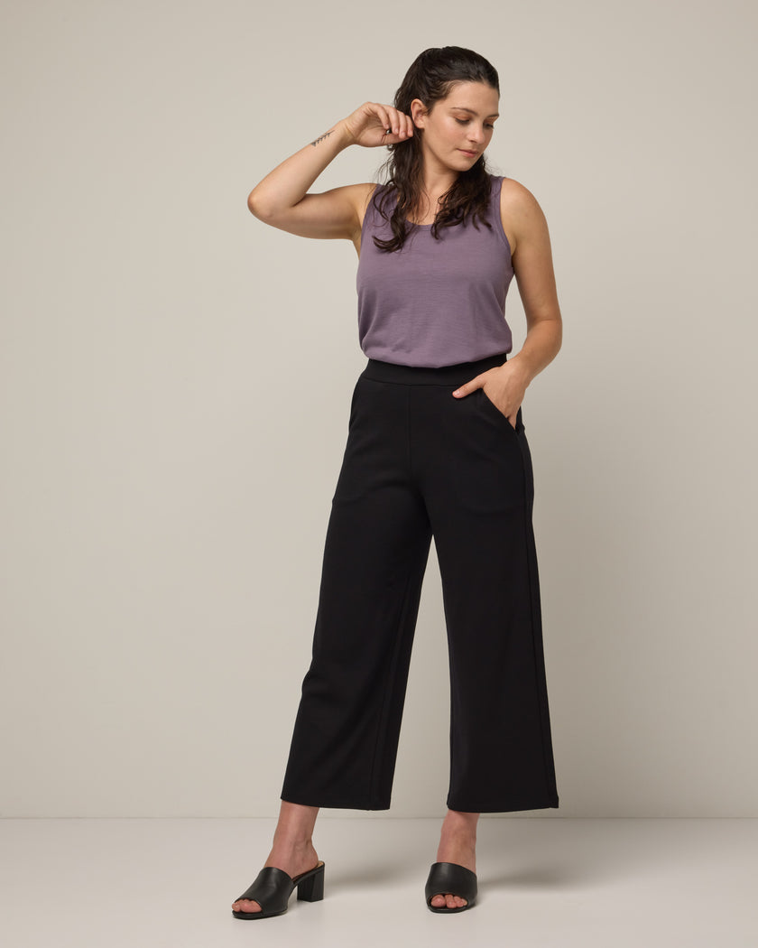 model-spec:Elana is 168cm, wearing a size M