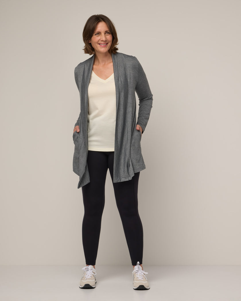 model-spec:Monica is 173cm, wearing a size M